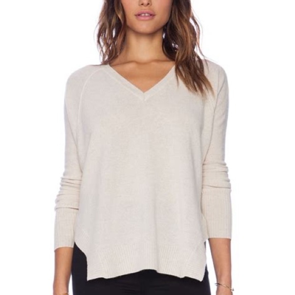 Chic heathered grey 100% Cahsmere V-Neck Sweater